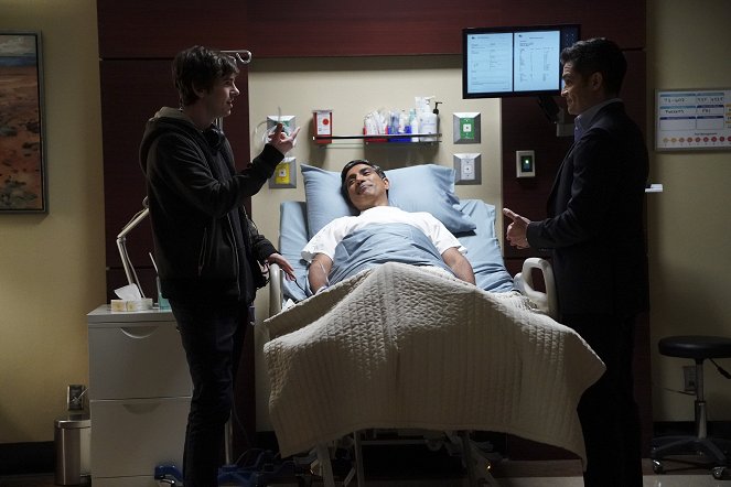 The Good Doctor - Risiko und Ertrag - Dreharbeiten - Freddie Highmore, Ravi Kapoor, Nicholas Gonzalez