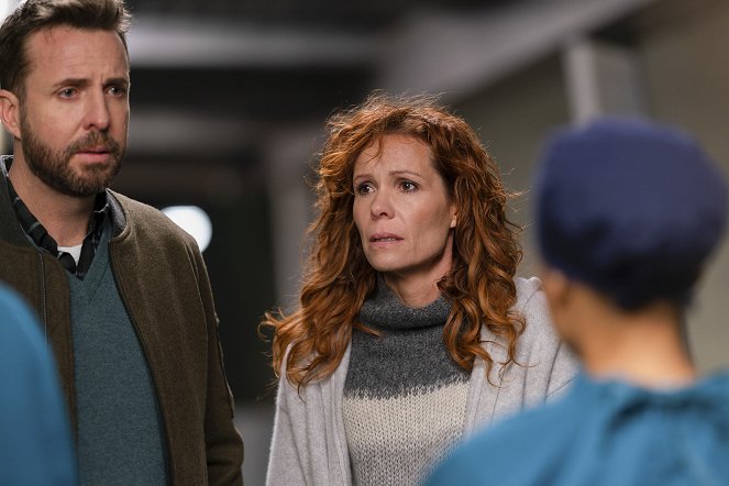 The Good Doctor - Season 2 - Risk and Reward - Photos - Peter Benson, Robyn Lively