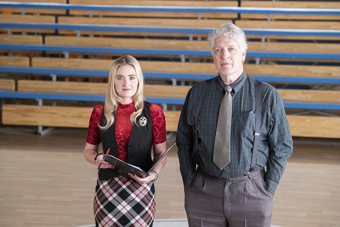 Schooled - Season 1 - Bühne frei für "Rent" - Filmfotos - AJ Michalka, Clancy Brown