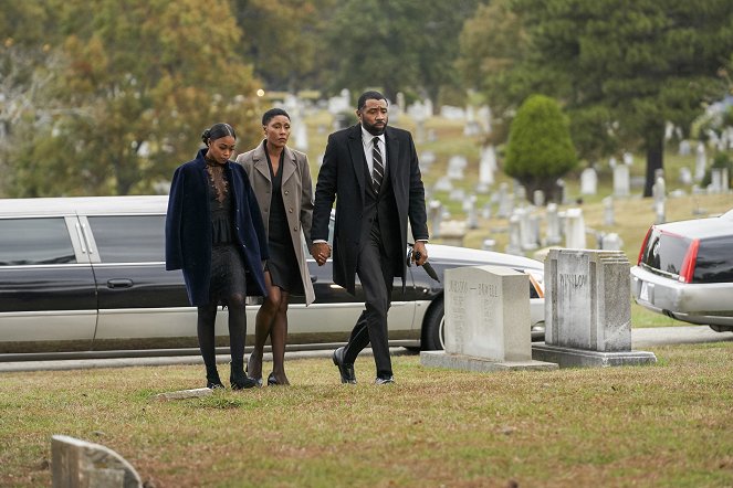 Black Lightning - The Book of Secrets: Chapter Two: Just and Unjust - Photos - Nafessa Williams, Christine Adams, Cress Williams