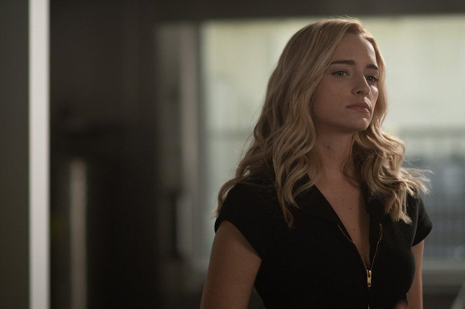 The Passage - I Want to Know What You Taste Like - Van film - Brianne Howey