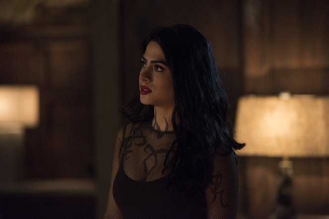 Shadowhunters: The Mortal Instruments - Lost Souls - Photos - Emeraude Toubia