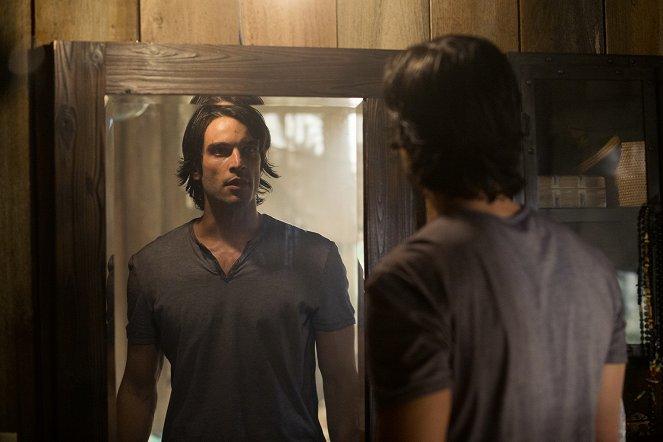 Witches of East End - Season 2 - Box to the Future - Photos - Daniel di Tomasso