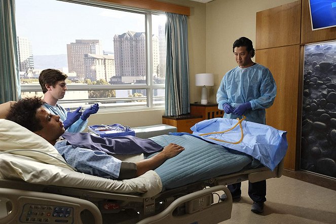 Dobrý doktor - Season 2 - Empatie - Z filmu - Freddie Highmore, Will Yun Lee