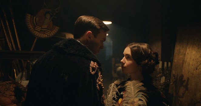 Tolkien - Z filmu - Nicholas Hoult, Lily Collins