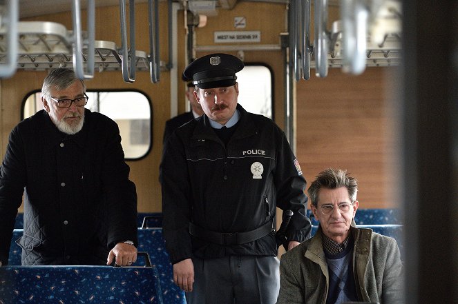 Strážmistr Topinka - Zločin ve vlaku - Filmfotos - Jiří Bartoška, Robert Mikluš, Miroslav Noga