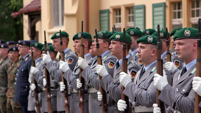 Armee am Limit - Was wird aus der Bundeswehr? - De la película