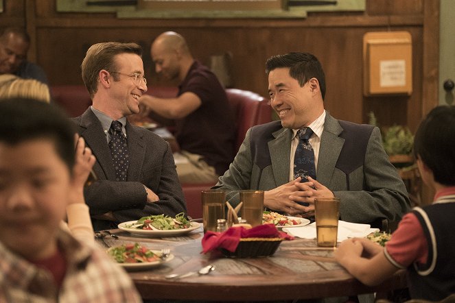 Fresh Off the Boat - We Need to Talk About Evan - Van film - Randall Park