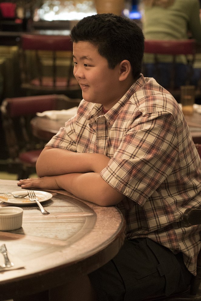 Amerika Huangjai - Season 4 - Beszélnünk kell Evanről - Filmfotók - Hudson Yang