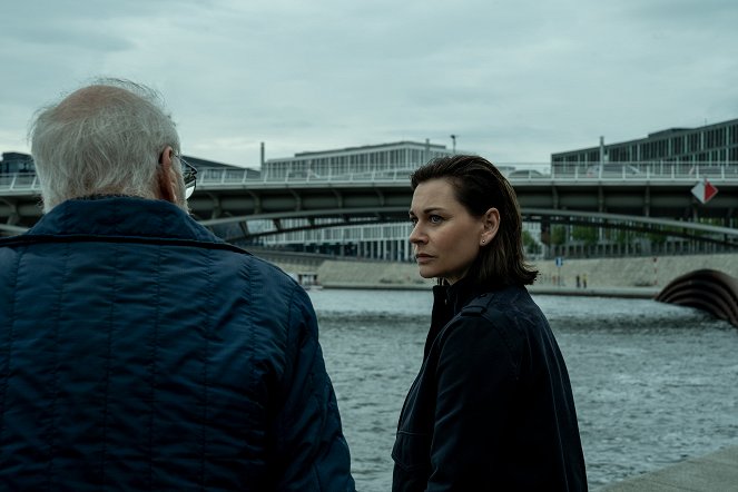 Counterpart - You to You - Filmfotos - Christiane Paul