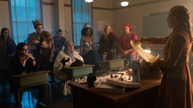 Riverdale - Chapter Thirty-Nine: The Midnight Club - Photos