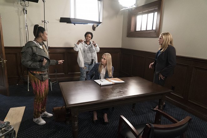 For the People - Season 1 - The Library Fountain - Making of - Hope Davis