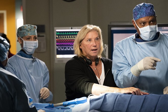 Grey's Anatomy - Die jungen Ärzte - Überdosis - Dreharbeiten - Kim Raver, James Pickens Jr.