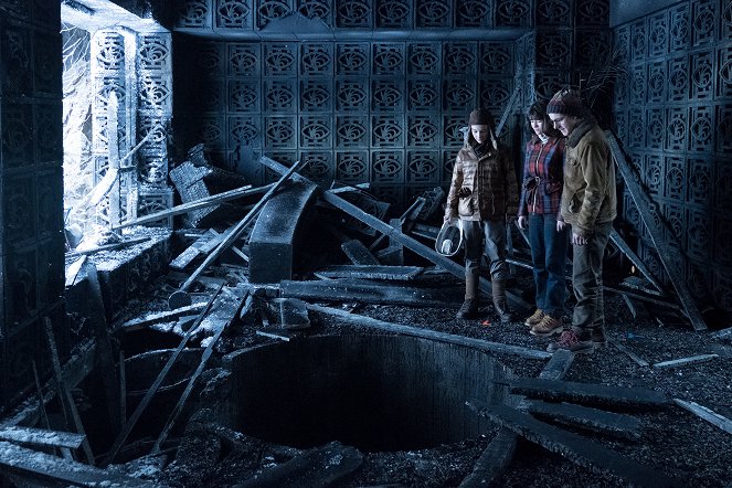 A Series of Unfortunate Events - Slippery Slope: Part 2 - Photos - Dylan Kingwell, Malina Weissman, Louis Hynes