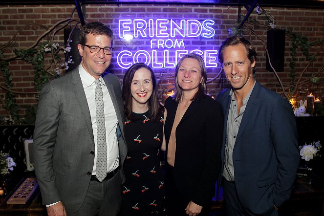 Przyjaciele z uniwerku - Season 1 - Z imprez - Netflix Original Series "Friends From College" Premiere, held at the AMC Loews 34th Street on Monday, June 26th, 2017, in New York, NY - Nat Faxon