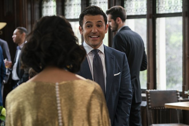 Friends from College - Season 2 - The Engagement Party - Photos - Fred Savage