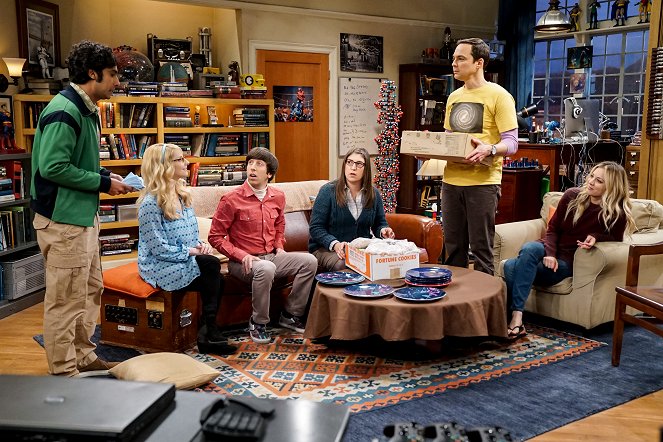 The Big Bang Theory - The Consummation Deviation - Photos - Kunal Nayyar, Melissa Rauch, Simon Helberg, Mayim Bialik, Jim Parsons, Kaley Cuoco