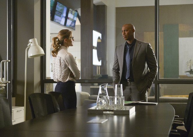 Supergirl - What's So Funny About Truth, Justice, and the American Way? - Van film - Melissa Benoist, Mehcad Brooks
