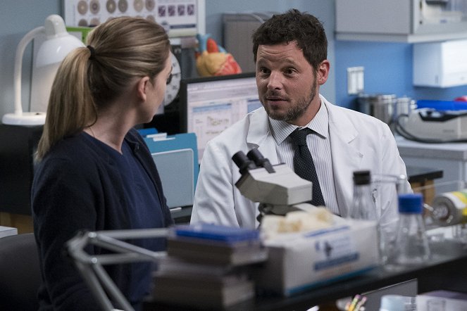 Grey's Anatomy - Blood and Water - Photos - Justin Chambers