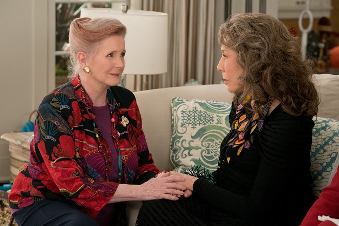 Grace and Frankie - The Video - Photos - Millicent Martin, Lily Tomlin