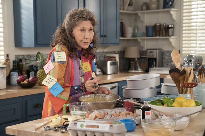 Grace and Frankie - The Wedding - Van film - Lily Tomlin