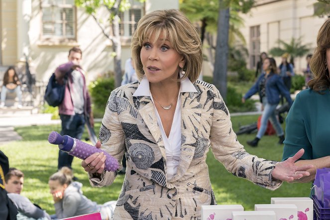 Grace i Frankie - Stoisko - Z filmu - Jane Fonda