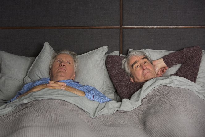 Grace and Frankie - The Incubator - Photos - Martin Sheen, Lily Tomlin