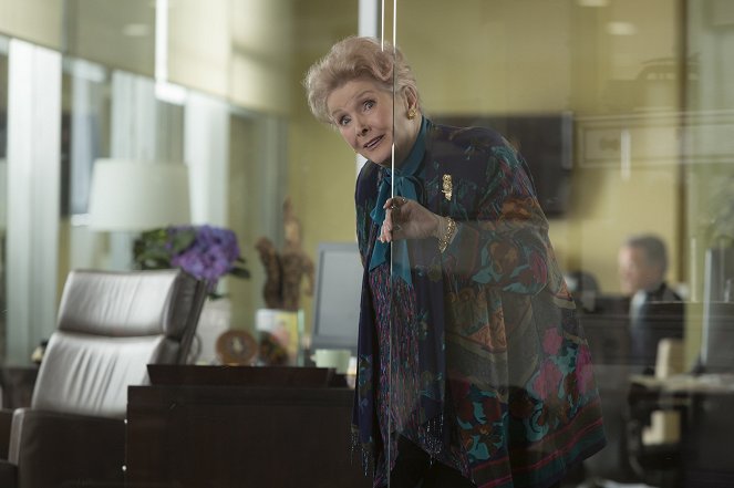 Grace and Frankie - The Alert - Photos - Millicent Martin