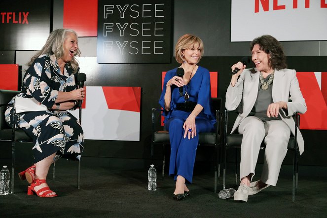 Grace és Frankie - Season 3 - Rendezvények - 'Grace and Frankie' panel Q&A at Netflix FYSee exhibit space on Saturday, May 13, 2017, in Los Angeles - Jane Fonda, Lily Tomlin