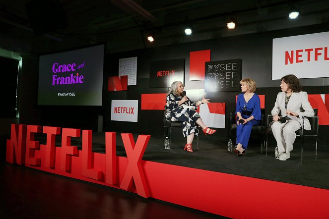 Grace and Frankie - Season 3 - Events - 'Grace and Frankie' panel Q&A at Netflix FYSee exhibit space on Saturday, May 13, 2017, in Los Angeles - Jane Fonda, Lily Tomlin