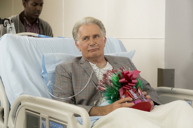 Grace and Frankie - The Wish - Photos - Martin Sheen