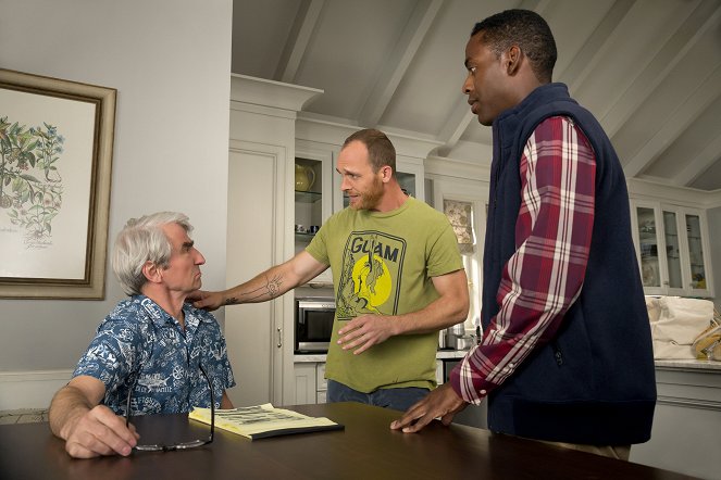 Grace and Frankie - The Road Trip - Photos - Sam Waterston, Ethan Embry, Baron Vaughn