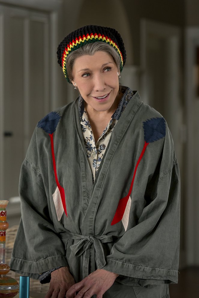 Grace and Frankie - The Test - Van film - Lily Tomlin
