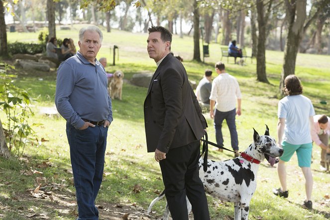 Grace and Frankie - The Goodbyes - Photos - Martin Sheen
