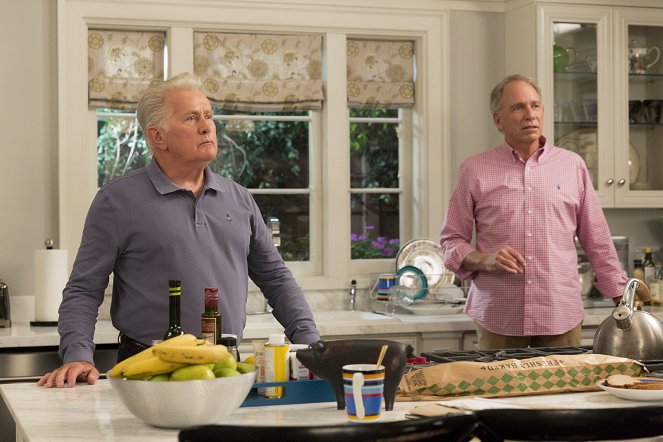 Grace and Frankie - The Loophole - Van film - Martin Sheen