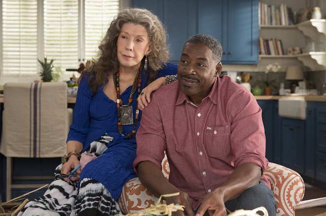Grace and Frankie - The Bender - Photos - Lily Tomlin, Ernie Hudson