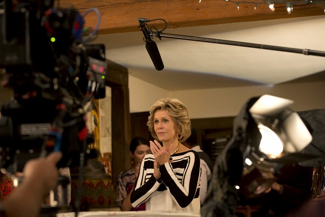 Grace and Frankie - The Party - Making of - Jane Fonda