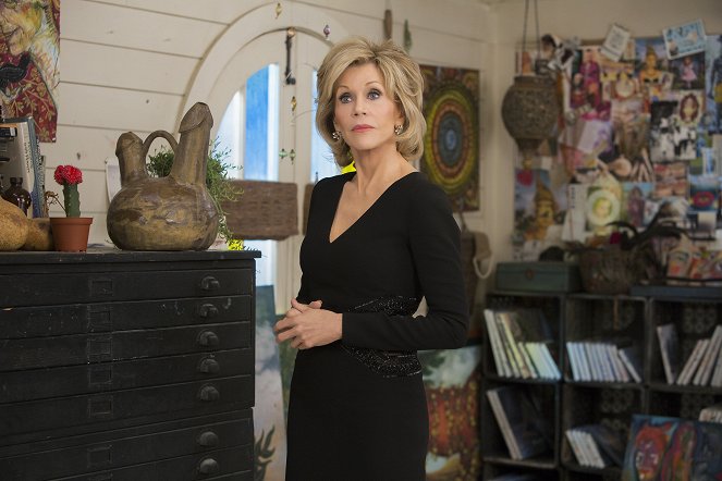 Grace and Frankie - Season 1 - The Funeral - Photos - Jane Fonda