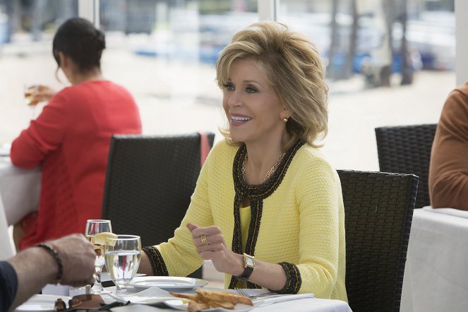 Grace and Frankie - The Spelling Bee - Photos - Jane Fonda