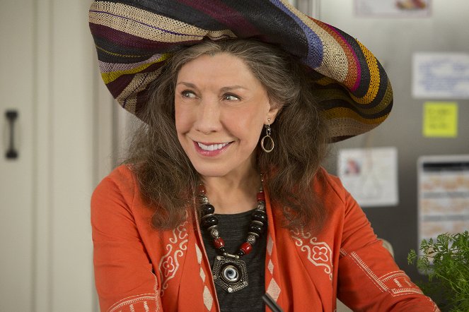 Grace and Frankie - Season 1 - The Sex - Photos - Lily Tomlin