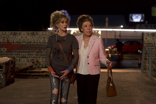 Grace and Frankie - The Bachelor Party - Van film - Jane Fonda, Lily Tomlin