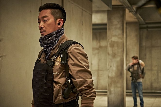 The Attack - Enter the Bunker - Photos - Jung-woo Ha