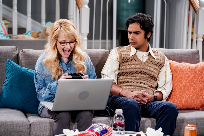 The Big Bang Theory - Die russische Widerlegung - Filmfotos - Melissa Rauch, Kunal Nayyar