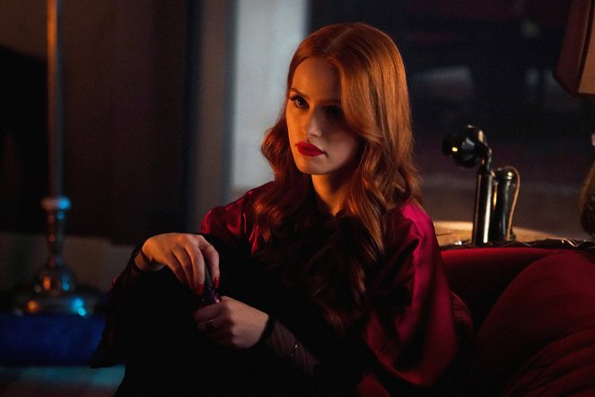 Riverdale - Chapter Forty-Eight: Requiem for a Welterweight - Photos - Madelaine Petsch