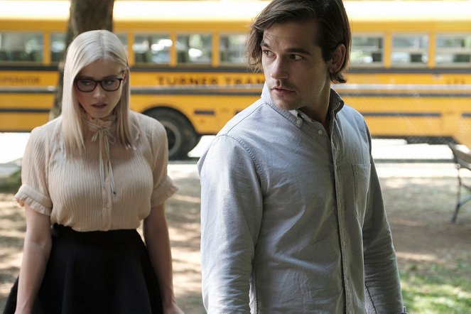 The Magicians - Escape from the Happy Place - Photos - Olivia Dudley, Jason Ralph