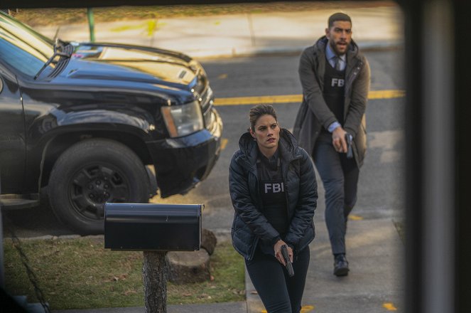 FBI: Special Crime Unit - Season 1 - Exposed - Photos - Missy Peregrym, Zeeko Zaki