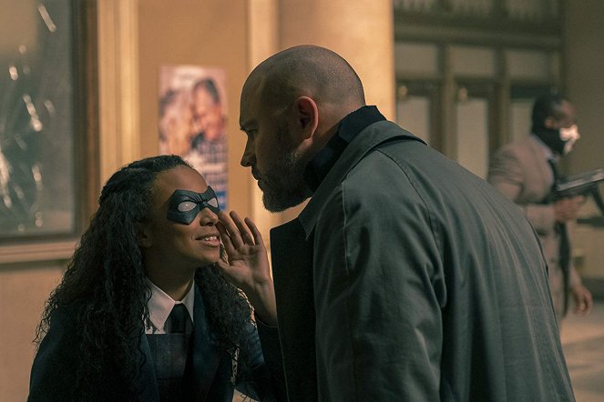 The Umbrella Academy - Season 1 - We Only See Each Other at Weddings and Funerals - Photos - Eden Cupid