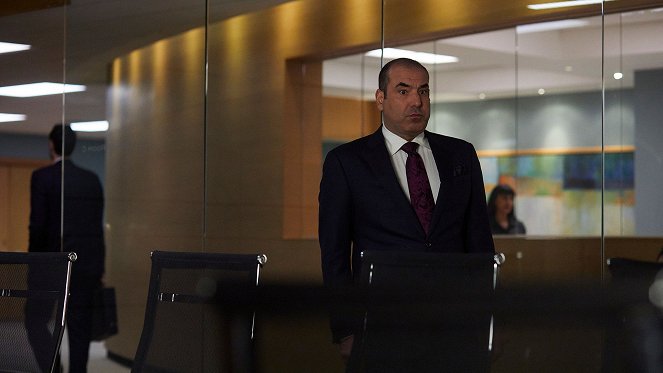 Suits - Motion to Delay - Photos - Rick Hoffman