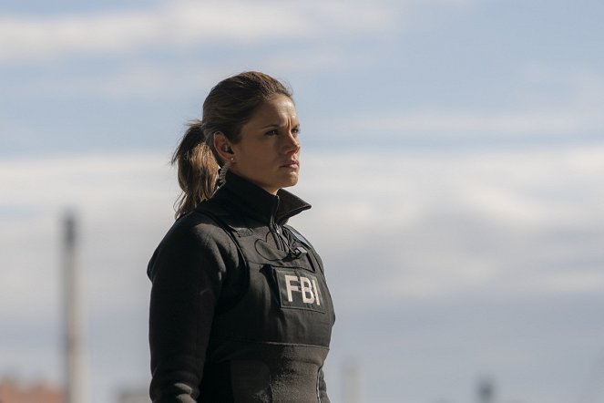 FBI: Special Crime Unit - Season 1 - Invisible - Photos - Missy Peregrym