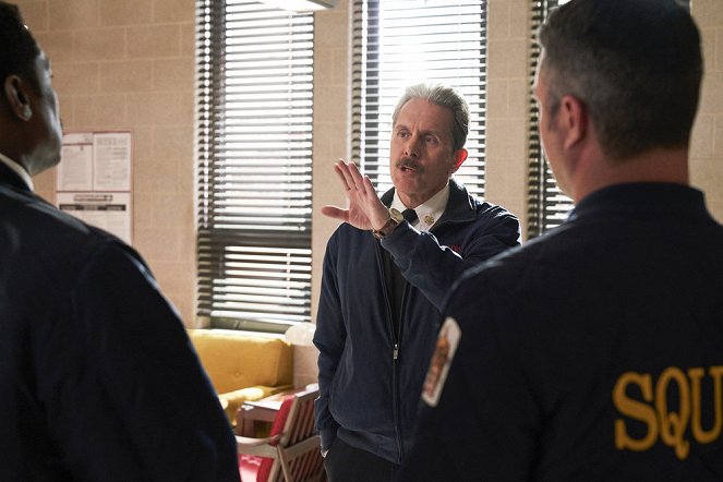 Chicago Fire - What I Saw - Van film - Gary Cole